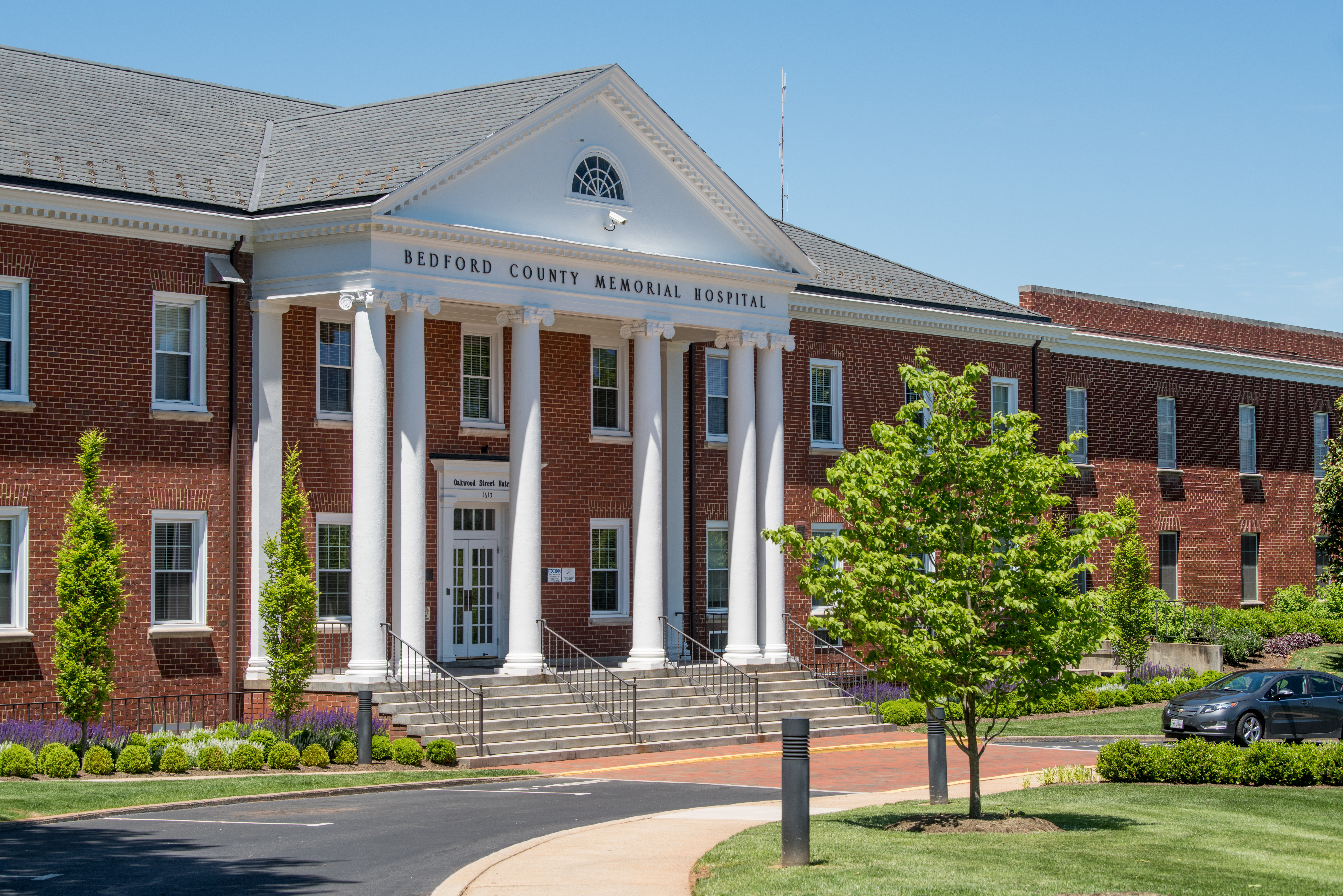 Bedford Memorial Hospital photo of exterior entrance to the building